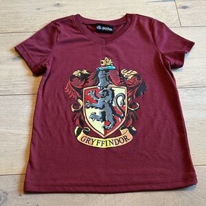 Warner Bros. Gryffindor Crest Kids T-Shirt - Maroon